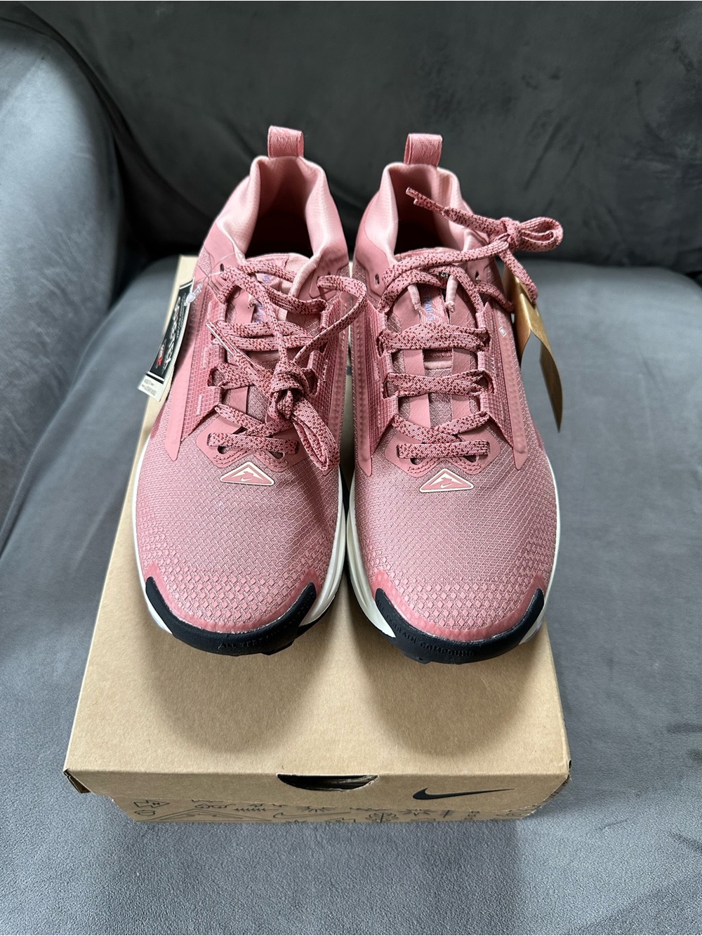 Nike Women’s Rose Pink Gore-Tex Training Sneakers - Picture 2 of 4